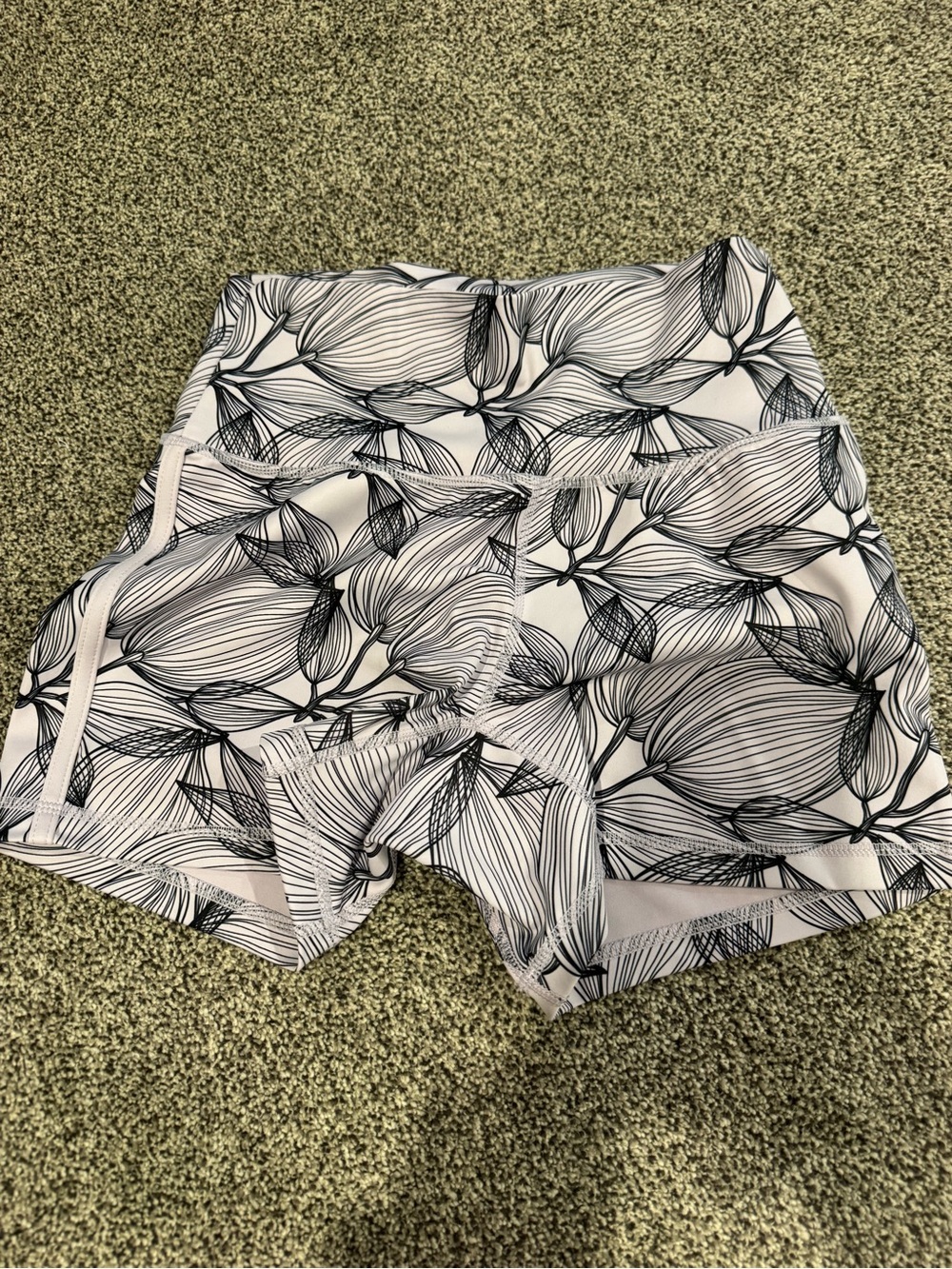 Buff bunny Floral Print Women’s Active Shorts - Black & White